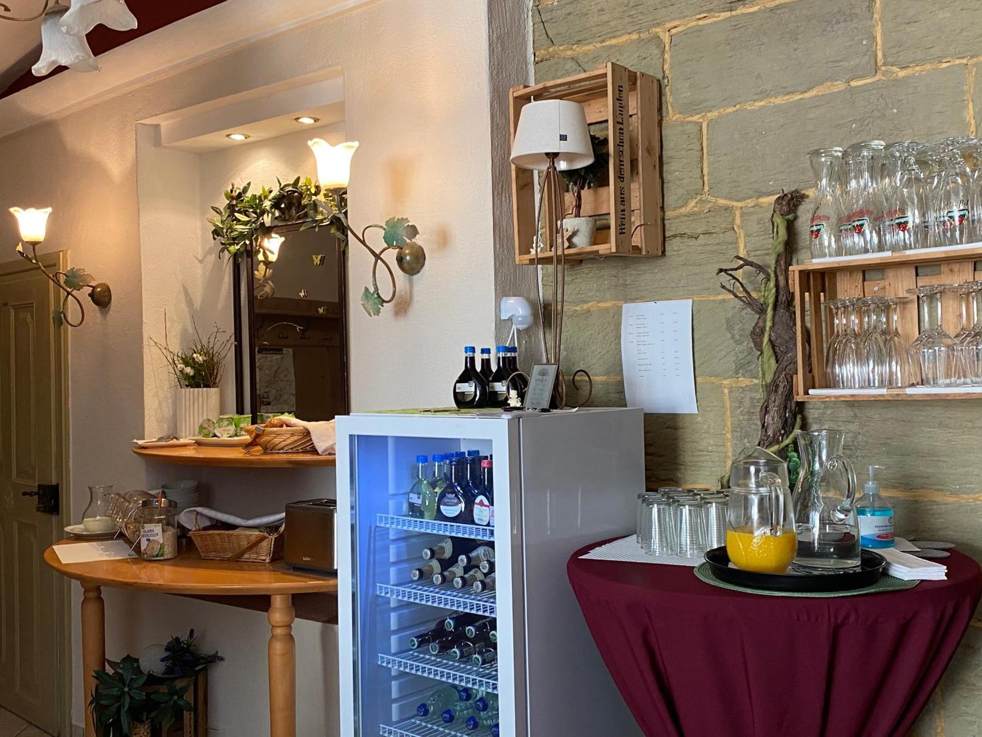 Hotel Weinstube Am Markt Gerolzhofen Bagian luar foto