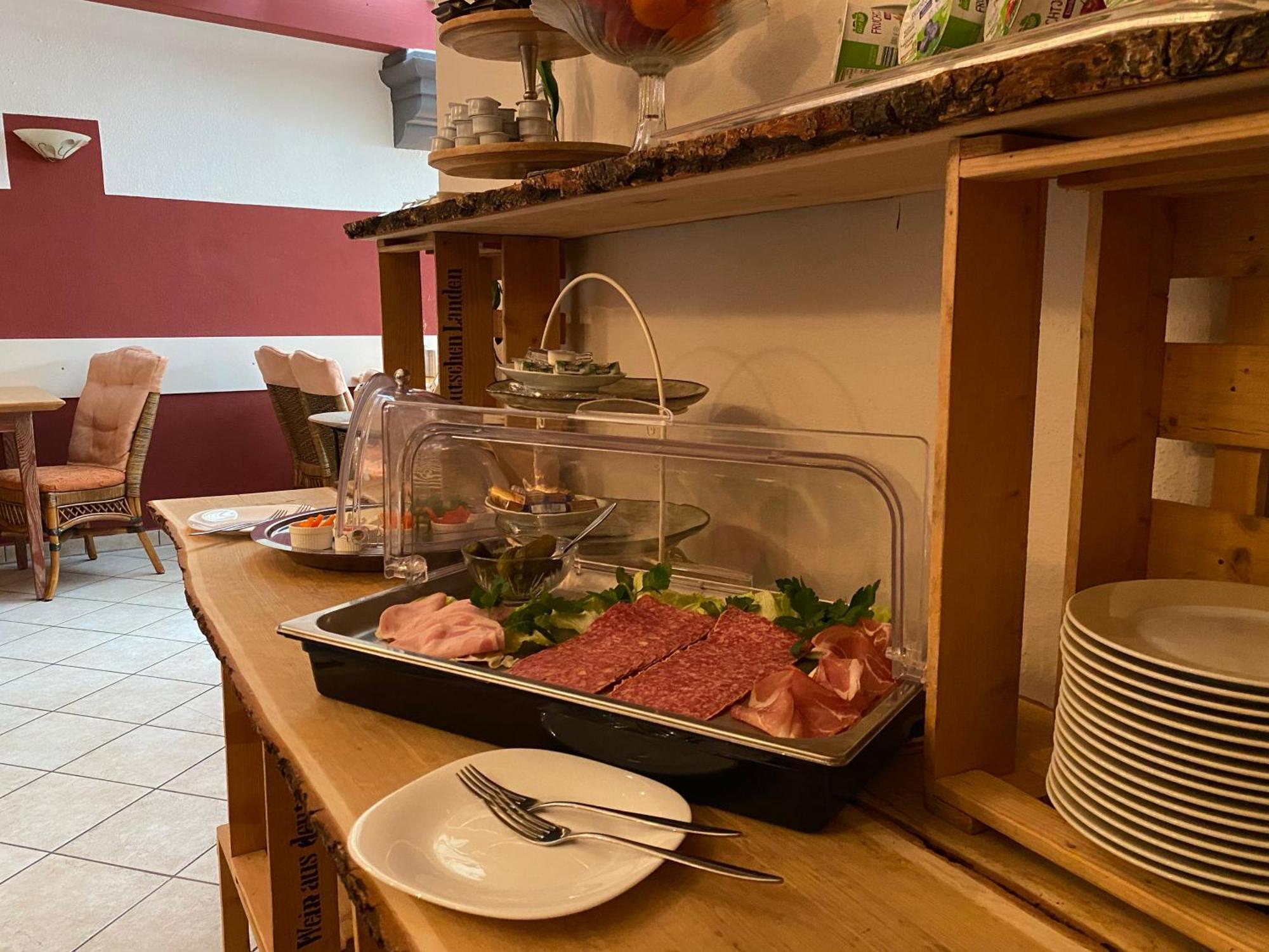 Hotel Weinstube Am Markt Gerolzhofen Bagian luar foto