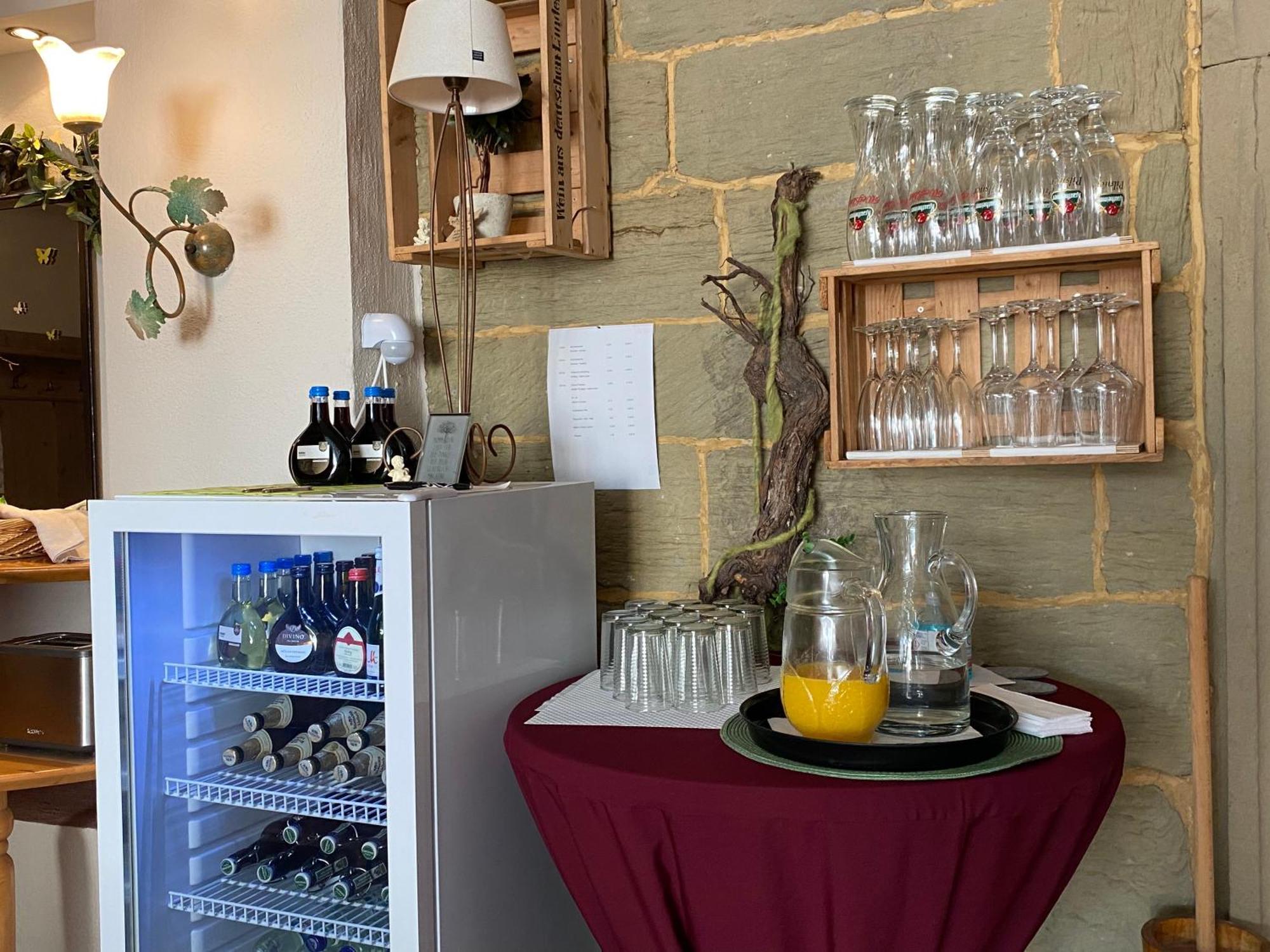 Hotel Weinstube Am Markt Gerolzhofen Bagian luar foto