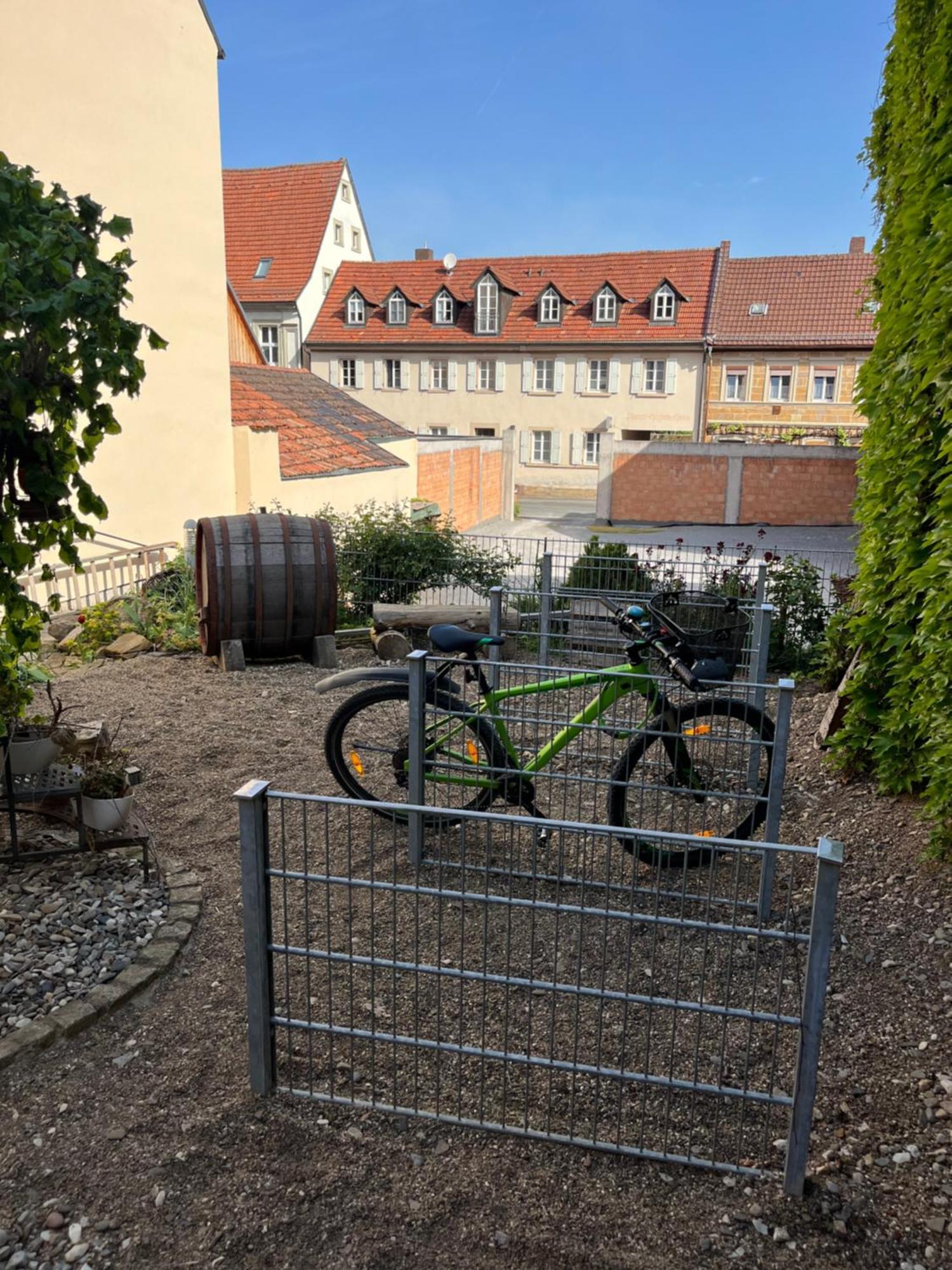 Hotel Weinstube Am Markt Gerolzhofen Bagian luar foto