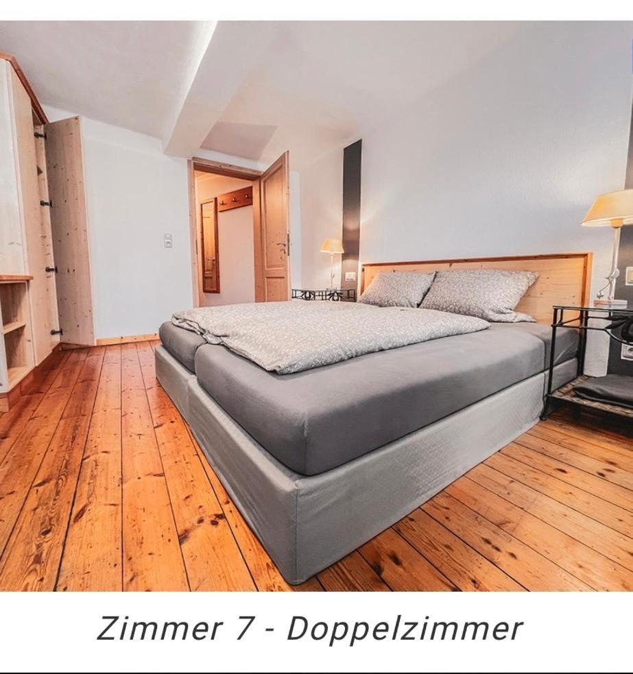 Hotel Weinstube Am Markt Gerolzhofen Bagian luar foto