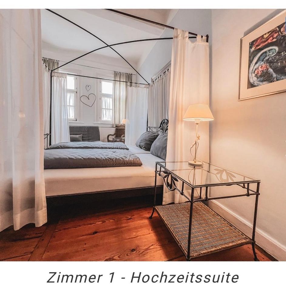Hotel Weinstube Am Markt Gerolzhofen Bagian luar foto