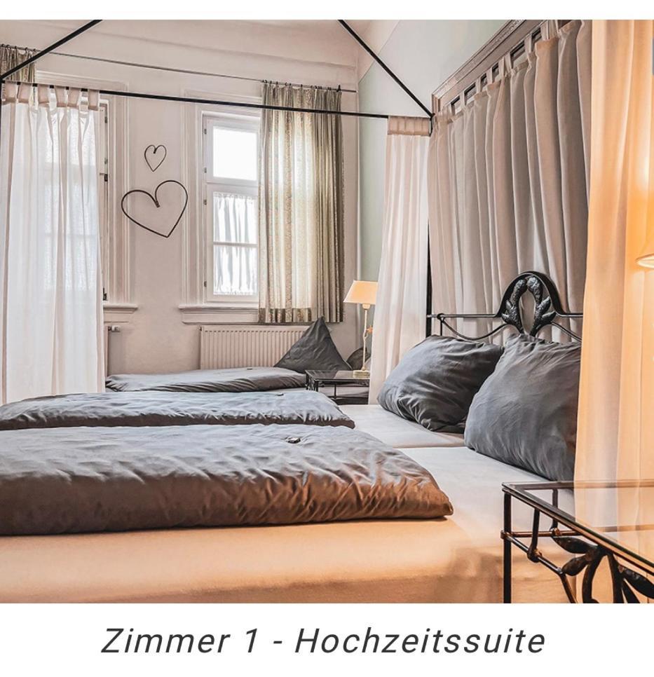 Hotel Weinstube Am Markt Gerolzhofen Bagian luar foto